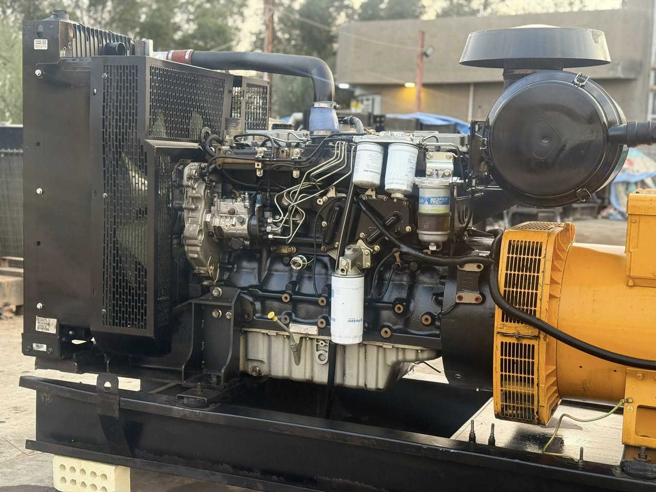 السلام عليكم مولد بيركز نكلزي  اصلي 160kكيفي مديل حديث حجم 105  )6سلندر جديده لوك مشتغلا ساعات مكاني بغداد رقمي***********
