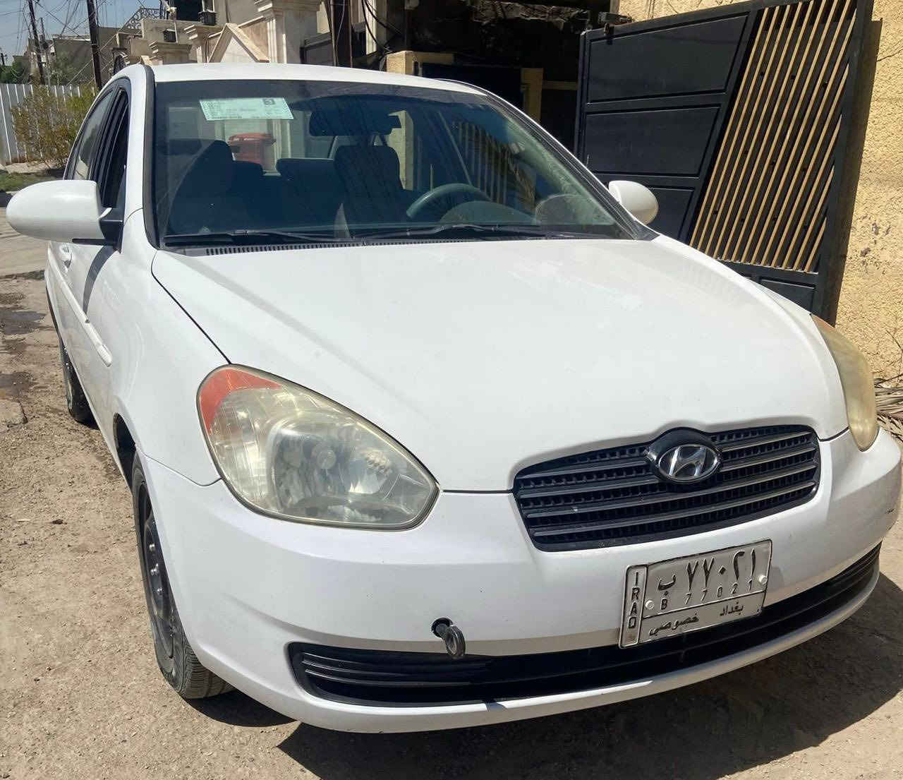 هونداي  اكسنت موديل 2009 وارد امريكي حادث خفيف بالحوض الخلفي للصندوق معدل على البارد وباب السايق بيها صبغ من جوة اثر شخوط اللون ابيض محرك 1600 الصدر الامامي والخلفي جديد مع الاطارات 
مواصفات
كير اوتوماتيك
8 اريباك جميعا سليم
حساس اطار
جام اربعة اوتوماتيك
مري جانبية اوتماتيك
التجوة الخلفية قلابة
تبريد شغال
مفروشة الارضية جلد
السعر 90$ وبيها مجال
للاستفسار واتساب متوفر ***********
