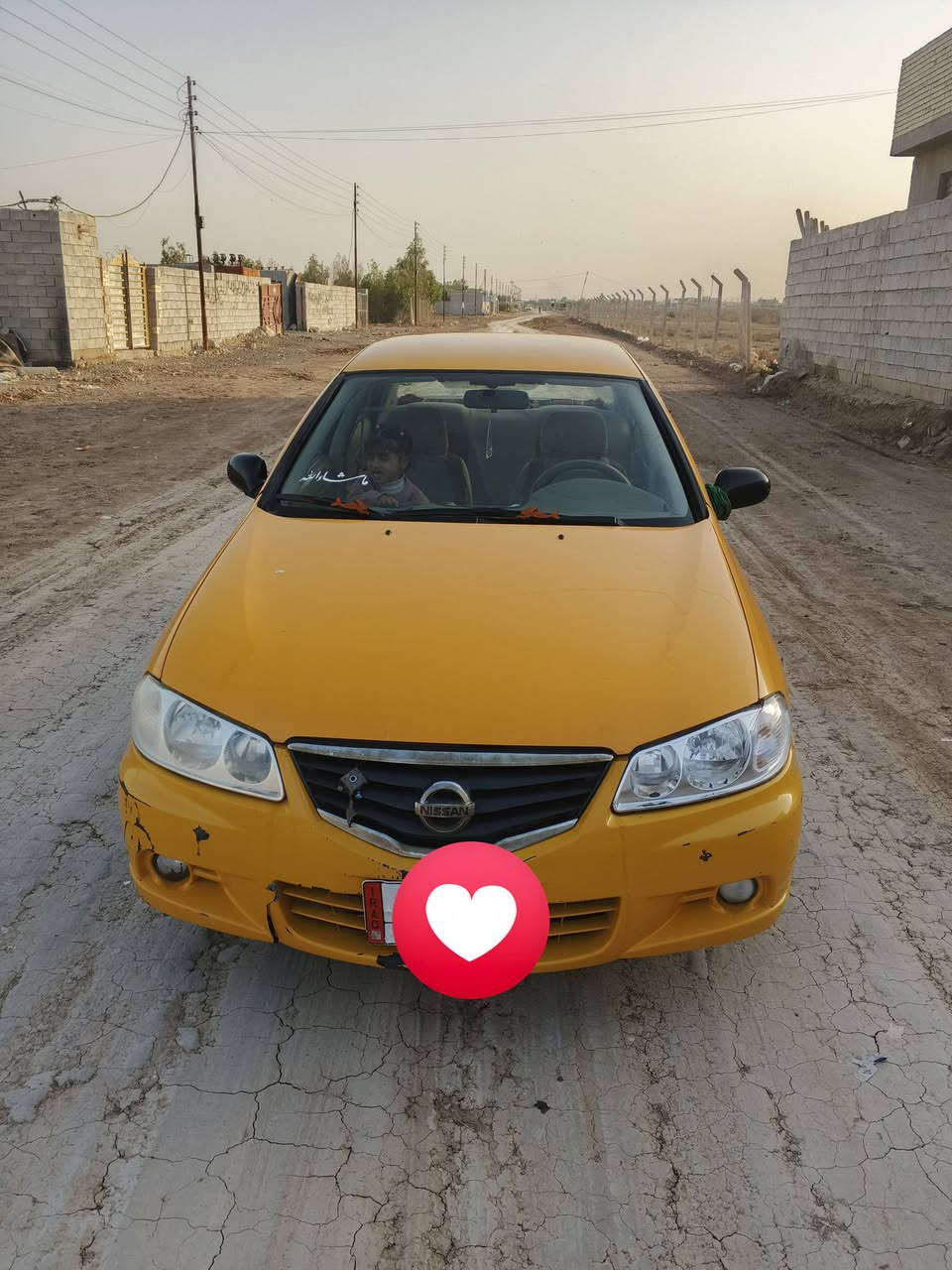 نيسان سني ياباني محرك اسود موديل 2011 مؤسسة 
بيهة بس ضربة بالباب بارد مثل ماموضح بالصورة 
السعر 92 
***********
