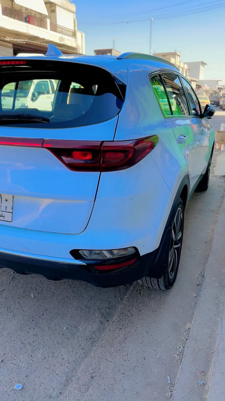 سبورتج موديل 21 خليجي كير حداديه تبريد مكفول ماشيه 80 الف  ***********صاحب سياره
