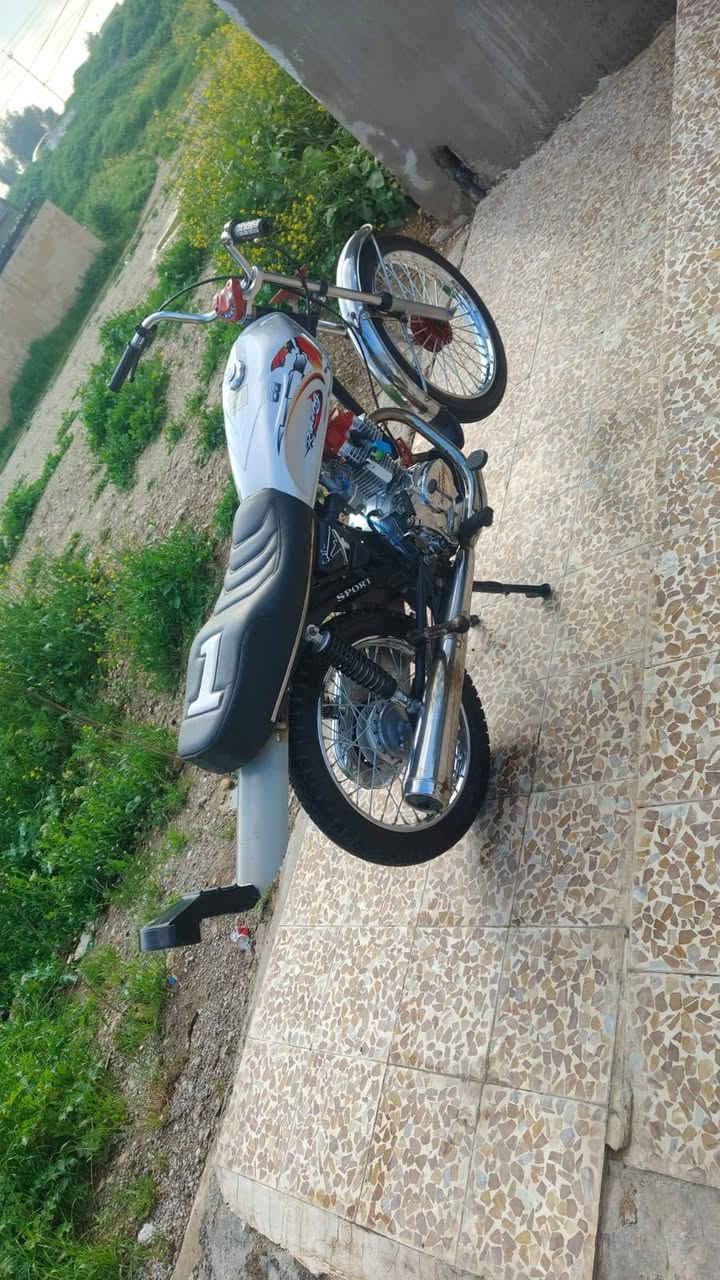 للبيع تيربو 2026 جديده لوك ما صار شي من مطبكها سعر 725 عنوان موصل الجانب الايمن مكلف بل نشر رقم صاحب الدراجه ***********
