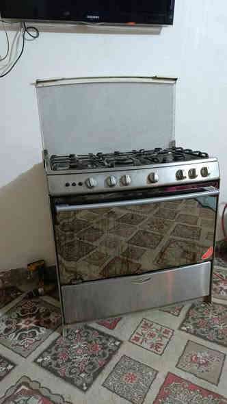 طباخ نظيف جدا وفرنه يلمع كله شغال بس بي عين زغيره تنفس اني شغلته كدامك ناره يحتاج صيانه يسوي تنفيس فقط طباخ كامل واي نقص مابي وهاي ناره كدامك ب٧٥بدون عمله مكانه حله
***********
