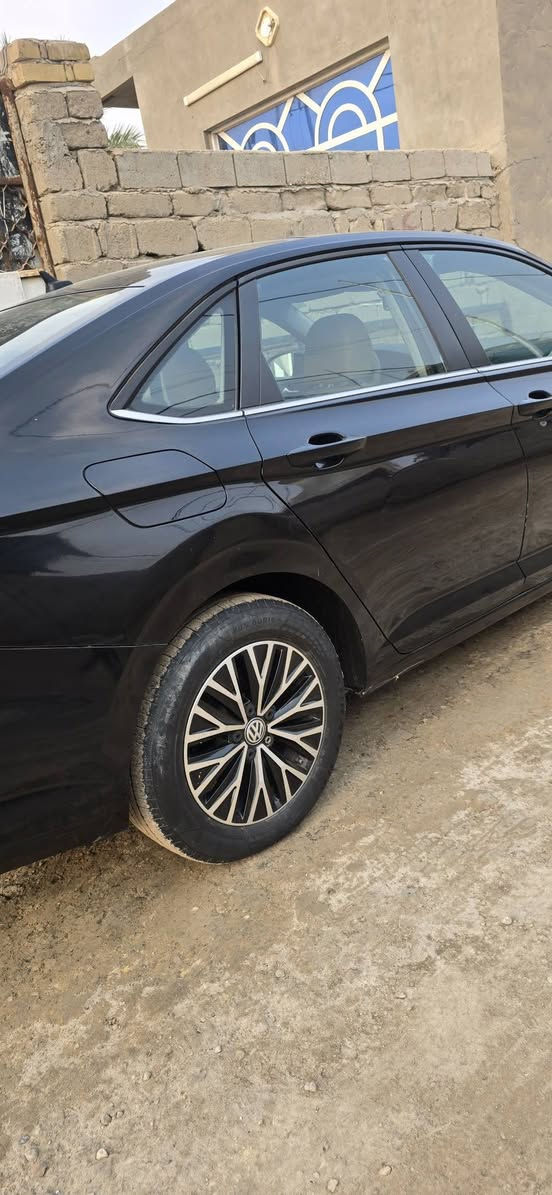 السلام عليكم
فولكس واكن جيتا 2019 رقم بغداد انكليزي بأسمي حادثه بالصور ماشيه ١٨٩ مكينه ١٨٠٠تيربو فول مواصفات بصمه تشغيل بنوراما تحكمات ستيرن شاشه حساسات كشنات جلد مكينه وكير وحداديه كفاله وتبريد ثلج  السعر ١٣٥ وبيه مجال 
مكاني الديوانيه قضاء عفك  
***********
