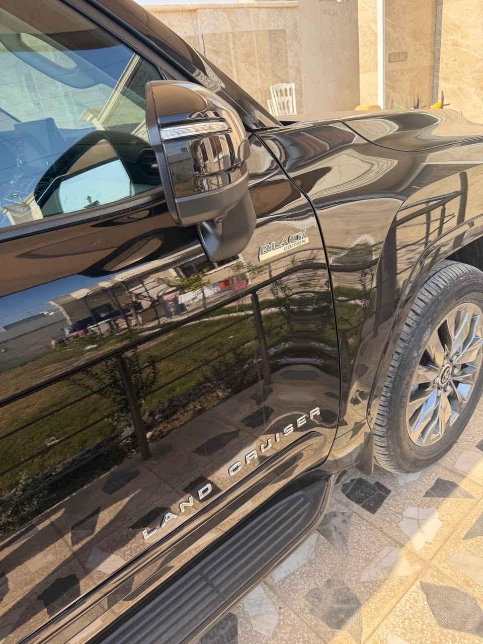 للبيع لاندكروزر موديل 2024 ساز أم الظمان ماشية 5000 فقط اول تبديل دهن الهة للشركة مجاني مغلفة السيارة بلاك نقطة عمياء وكاميرات اصلية سعرهة 73 ألف دولار مجالهة قليل مكاني بغداد الدورة *********** بغداد, العراق
