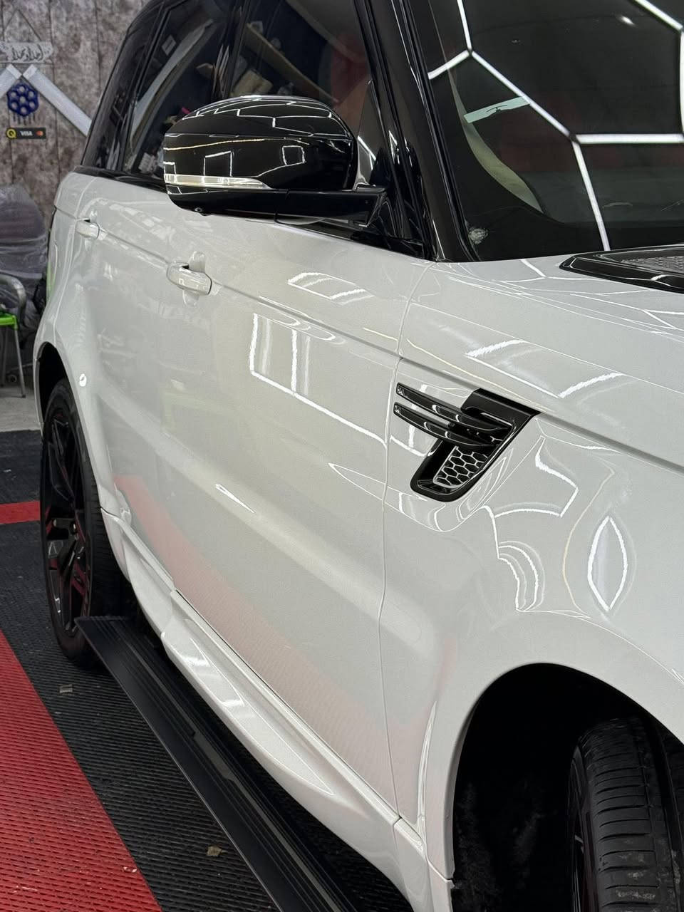 ⚔️RANGE ROVER - SPORT- AUTOBIOGRAPHY⚔️
السعر 26 الف 
📦رانج روفر سبورت دايناميك 2014🪬

وكالة شركة سردار  و مكفول كفالة عامة  

للاستفسار اتصل :- *********** 📞

مكان السيارة :- بغداد السيديه 
الموديل :- 2014 
اللون :- ابيض سقف اسود 
المحرك :- V8 بانزين سوبرجارج المرغوب 
العداد :- 100 الف حقيقي 

المواصفات فول فول 

:- بصمة :- بانوراما :- سقف كنتارا :- كاميرا 360 درجة :- رادار جانبي :- جكات  :- ابواب سحب :- صندوق جك :- دوسات كهرباء :- فور ويل 4✖️4 :- ستيرن تدفئة :- كشنات تدفئة + تبريد :- 3 شاشات :- كشنات جلد احمر :- كشنات الخلفية تدفئة :- لايتات زينون :- حساسات:- نظام صوت Meridian 
وبعد بيها المواصفات المعروفة 

السيارة جاهزة وبشرط من كل النواحي 

رقم سليمانية تحويل او وكالة
هزه جديده وتضليل وسنويه جديده
