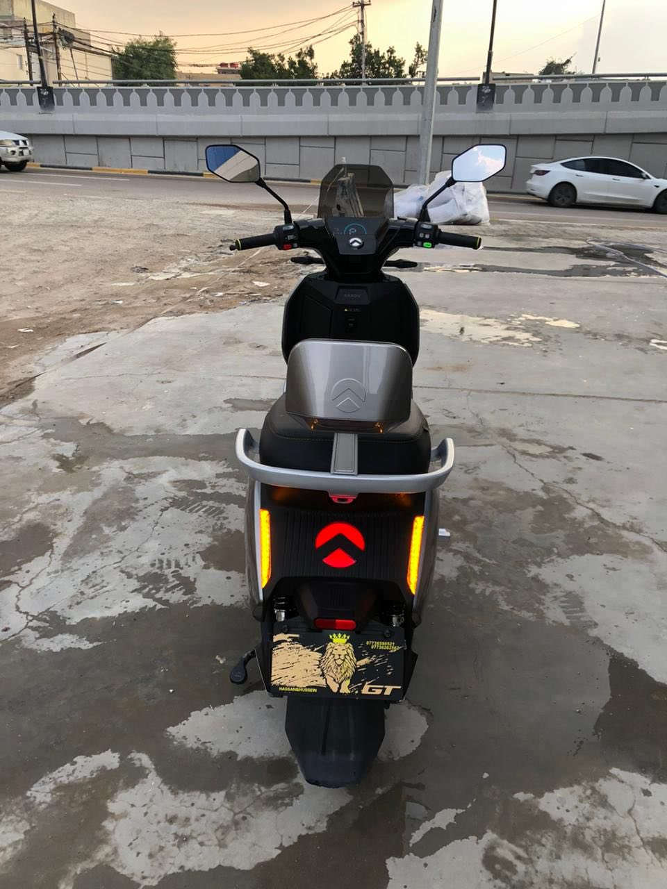 دراجه شحن فول مواصفات 
6 باتري مسطره كبير  35 امبير 72V
سرعه حقيقي 75 
قفل ستيرن كهرباء وقفل سرعه
حساسات كشن 
دبل لايت زنون 
دبلات هيدروليك 
جنطه كهرباء
تشتغيل كارت بدون بصمه ومفتاح 
نظام سكيورتي حمايه عاليه
السعر مليون و100
ماشيه تقريبا 745 كيلو فقط
تواصل تصال عله رقم ‭0770 999 8659‬
