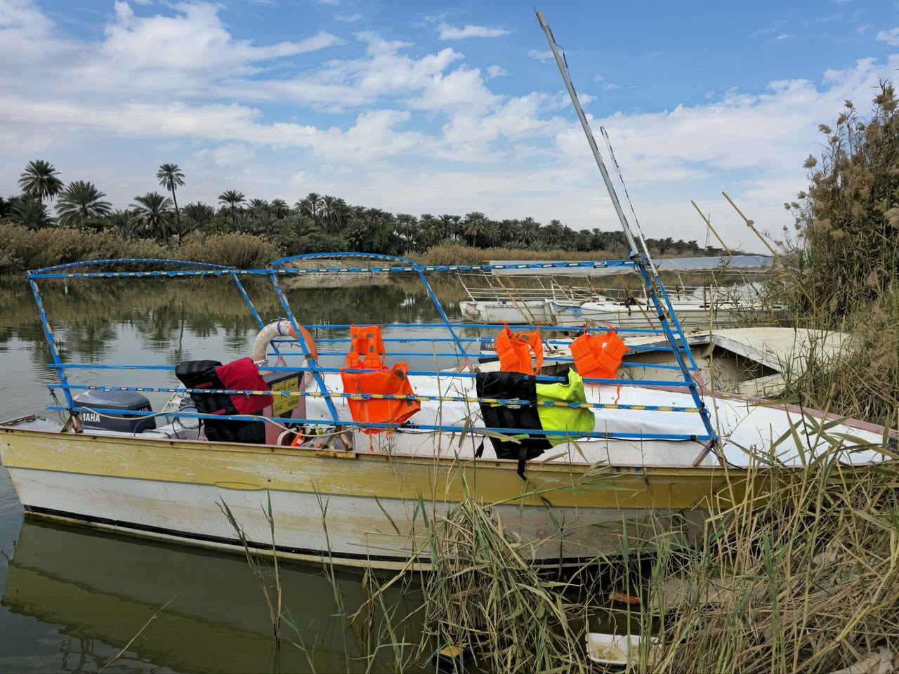 يا الله 
سلام وعليكم
مجموعت زوارق سياحيه البيع كلهن  اصوليات ومرقمات مخوالات من كل النواحي جاهزات مابيهن اي نقص محراكاتهن مكفولات نكره سلف  جاهزات الشغل البيع هنه ومراسي الشغل وكم زوراق بعد اليريد يراسلني ودزلكم تفاصيلهن وصورهن اتصل وتدالل
***********
