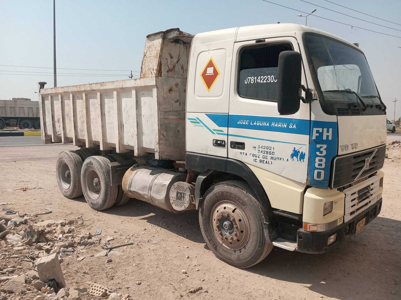 فالفو دكتورة موديل 1996 جاهزة للشقل مكينه جديده شاصي ما مكفول بس مضروب باج السعر 130 ورقه ***********/***********
