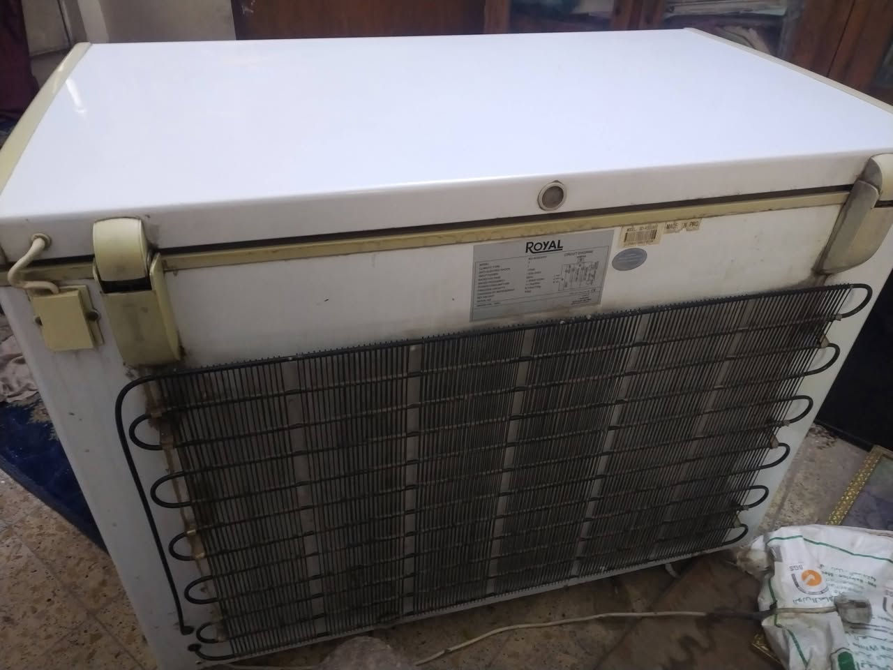 متاح
ما مستخدمه من شتريناها متروكه وشغاله وجديده 
مكاني مدينه الصدر الحبيبيه *********** 
250 وبيها مجال،
