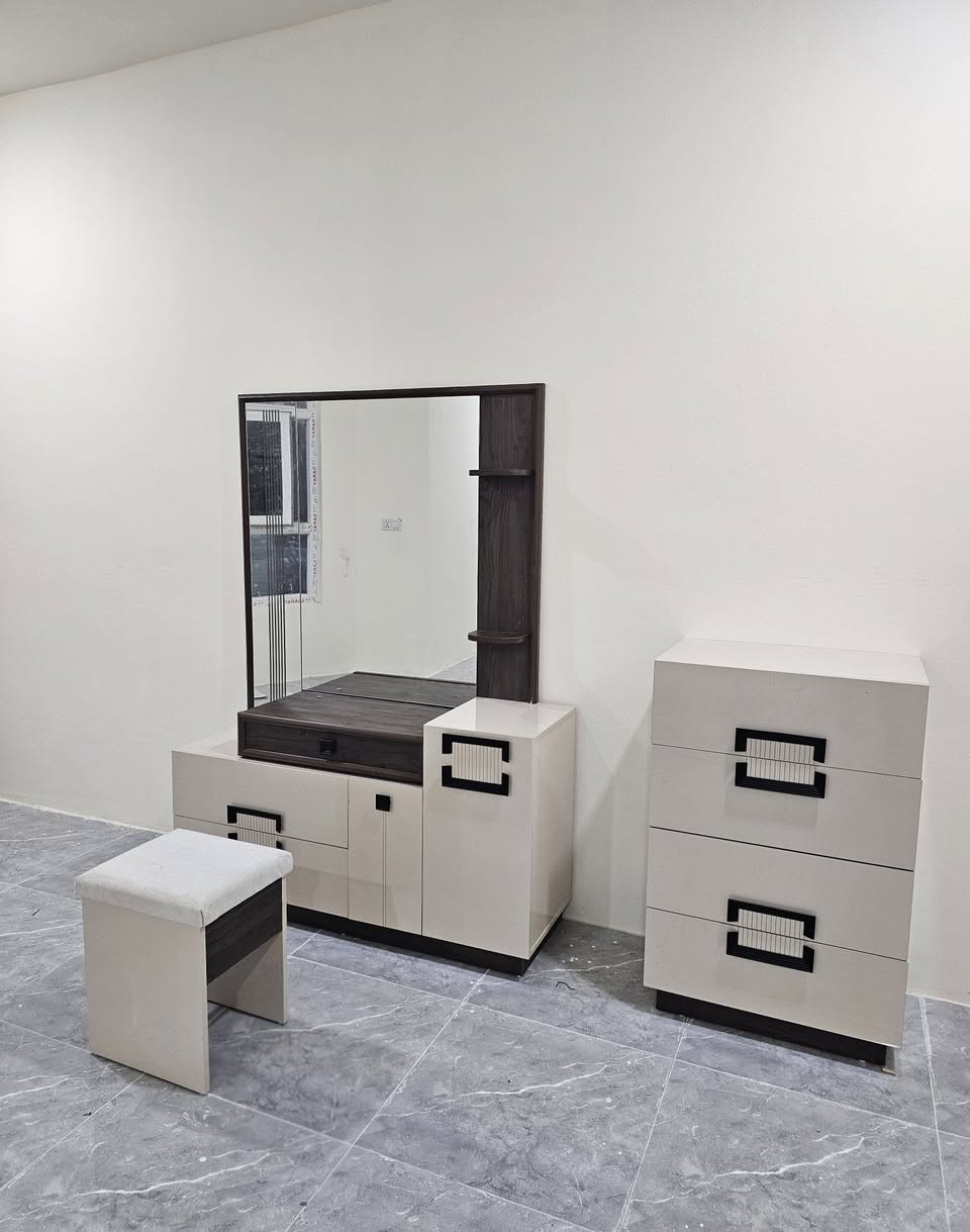 (  ابراهيم للأثاث)
(فتح وشدوصيانة/كل انواع غرف النوم والاثاث المنزلي +نقل داخل وخارج المحافظه اللأستفسار الأتصال+واتساب ***********  *********** [بأسعار مناسبه ]
