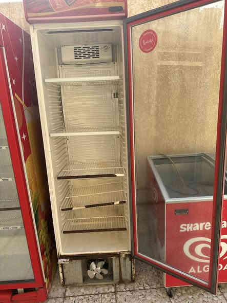 السلام عليكم عراضات للبيع 
مستعملاات بس نضاف
رفوف عدههن 15 
بكان الاصمعي الجديد 
***********
