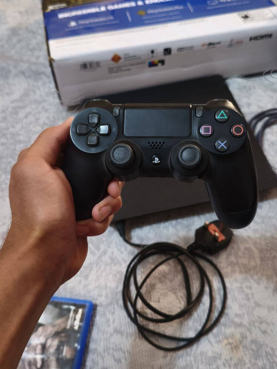 بلي فور سلم 1 تيرا جهاز نظيف كلش وحتئ كارتون وياه مع يوبي اس ايضا كارتون وجوستك وحدة اصلية الجهاز كلش نظيف وما مفتوح بي ولا برغي تجي انت بنفسك تفحص وتشوف+ وياه 3 اقراص رديد ردبشن 2 وفيفا 22و كول اوف ديوتي مكاني الحلة اذا تريد تستفسر عن الجهاز وسعره راسلني خاص 💙


**إذا كنت صاحب هذا الإعلان وتريد حذفه لأي سبب، رجاءا أرسل رسالة إلى الدعم الفني**