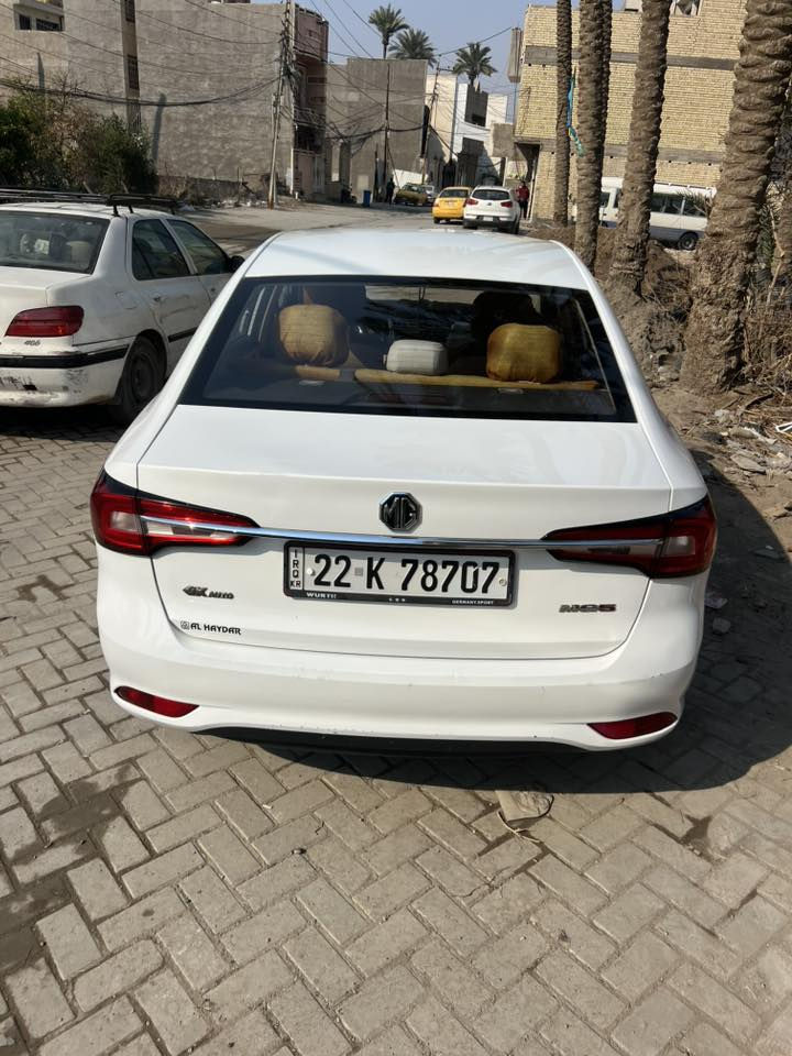 ام جي فايف MG5 (2023)
ماشية 65 ألف قابل للزيادة
رقم أربيل باسمي
محرك 1500 تنفس طبيعي
سيارة نظيفة
تخم تاير جديد
بيها بارد بالبنيد وصندوق، 
ضرر أقل من شبر، عندي صور

الـسـعـر 94 وبيها مجال 

مكاني: بغداد سبع بكار 
للاستفسار الاتصال على: ***********
