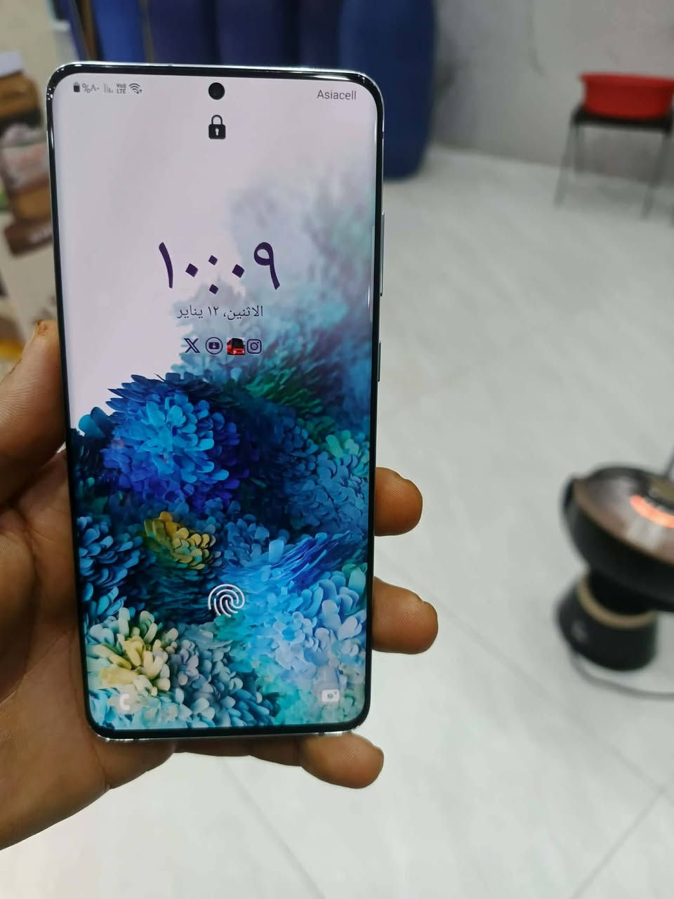 سامسونك s20 بلص فايف جي ذاكره 128 رام 12 غني عن التعريف صوت ستريو دبل سبيكر جهاز طخه مابي فول سعره 220 بي مجال قليل شراي خبرني وتدلل ***********
