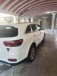 سورنتو كويتي فول مواصفات 2020 ماشيه 60الف مكفوله كفاله عامه رقم بغداد0...