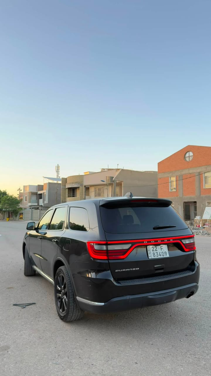 للبيع دورنكو 2021 SXT اسود رقم اربيل  
محرك 6 سلندر 3600
لايتات زينون كشافات دعامية بصمة باب وبصمة تشغيل ويل حجم 20 بلاك مع طقم تاير بحالة ممتازة جدا 
كاميرا خلفية دوارة مع الستيرن 
تحكم كهربائي متكامل لمقعد السائق والراكب تحكم ستيرن جهتين 
السيارة 7 راكب مع 3 قطع تبريد 
غرفة السيارة جلد اسود كهرباء 
وباقي مواصفات الدورنكو المعروفة
والسيارة بحالة جيدة جدا ونظيفة
حادث السيارة خفيف الجاملغ الأيمن فقط مبدل والبنيد بارد موجودة الصور
سعر السياره 235 ورقة وبيها مجال قليل
مكانها النجف الأشرف
للاستفسار ***********
