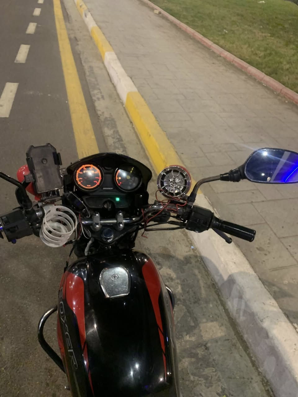 السلام عليكم
دراجه بوكسر موديل ٢٢ 
الدراجه اي نقص مابيها 
نظيفه وتخبل
اوراق استنساخ 
السعر ب ٩٠٠ وبها مجال 
العنوان بغداد الطوبجي 
***********
