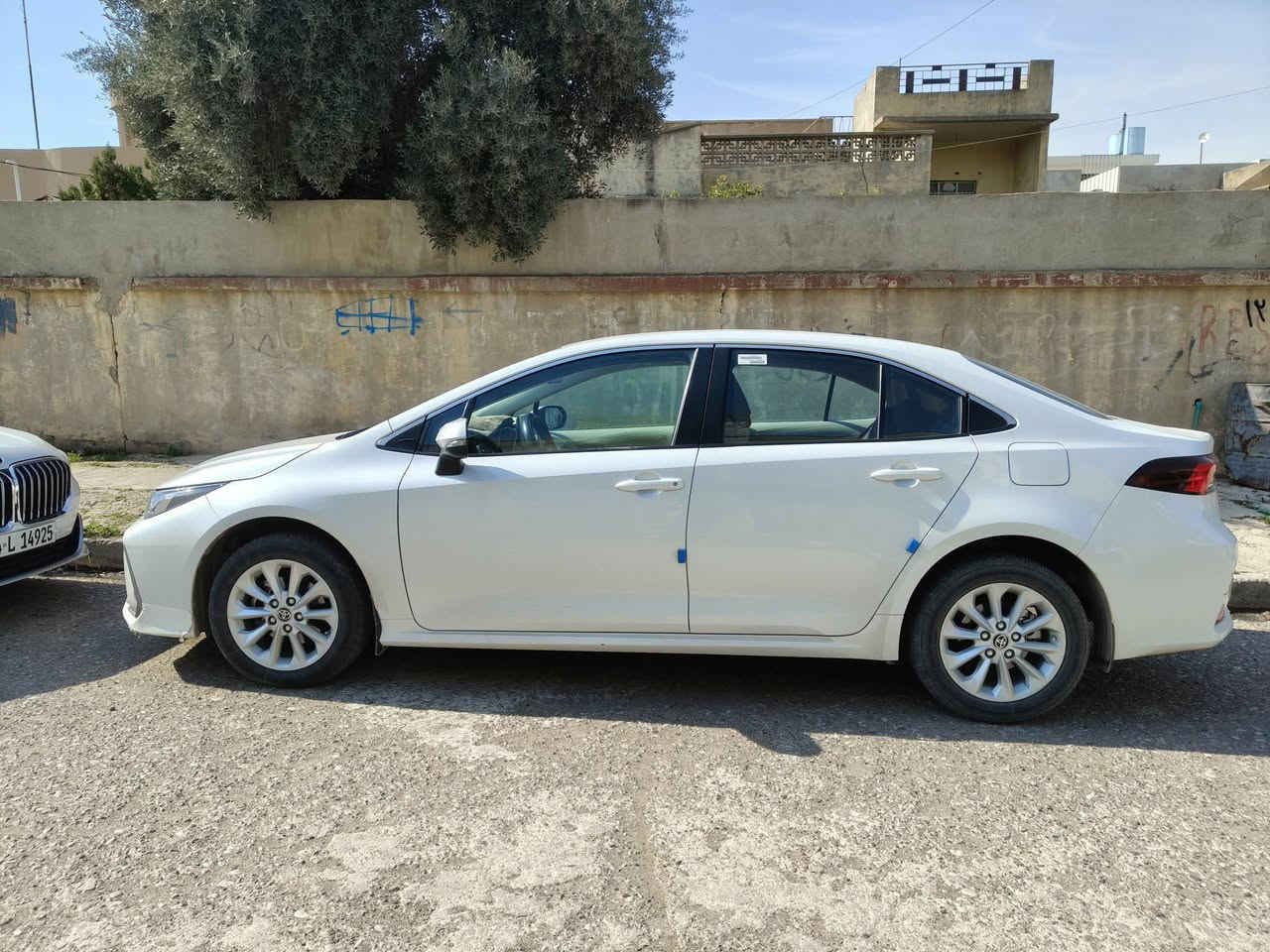 السلام عليكم ورحمه الله وبركاته كورلا 2022 شركة جيهان فول عدا الفتحه رقم ادهوك ابسمي شرط 
التحويل السيارة بدون صبغ بدون بارد شرط حتى الدعاميات بدون صبغ السيارة ماشية 60الف  للأستفسار اتصل على الرقم *********** رقم أسيا/*********** رقم كورك مكاني الموصل سعر السيارة 168 وبيها مجال بسيط
