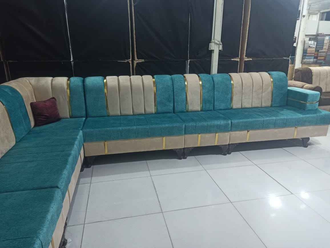 ديوانين نفس اللون الديوان الواحد يشغل مسافة سبع امتار ع شكل حرف L اشتغل ع المتر متوفر اكثر من موديل العنوان الفرع الاول العزه القديمه قرب التارتان معرض بركات الحسين . الفرع الثاني العزه الجديده شارع مستوصف الشفاء مقابل حلاقة العراب للأستفسار *********** واتساب دهل اوران, واسط
