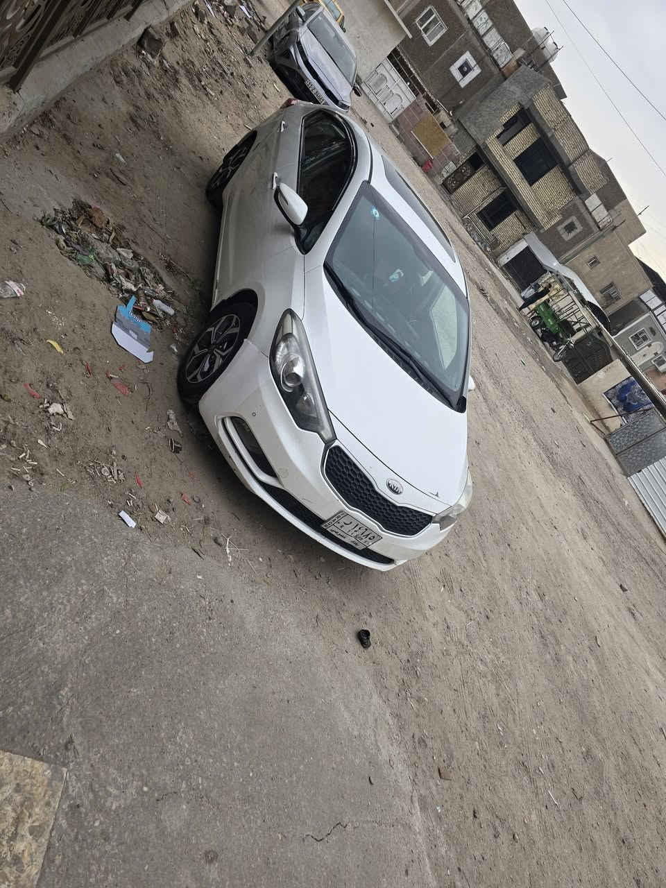 السلام عليكم
سيراتو 2014
محرك كير خير من الله
تبريد  تدفئه
تحكمات 
حساسات خلفيه 
تخم تاير جديد 

رقم بغداد 
بسمي 

هزه ساقطه 

السعر ١٢٠ بيهه مجال 
الاتصال ع رقم 
***********
