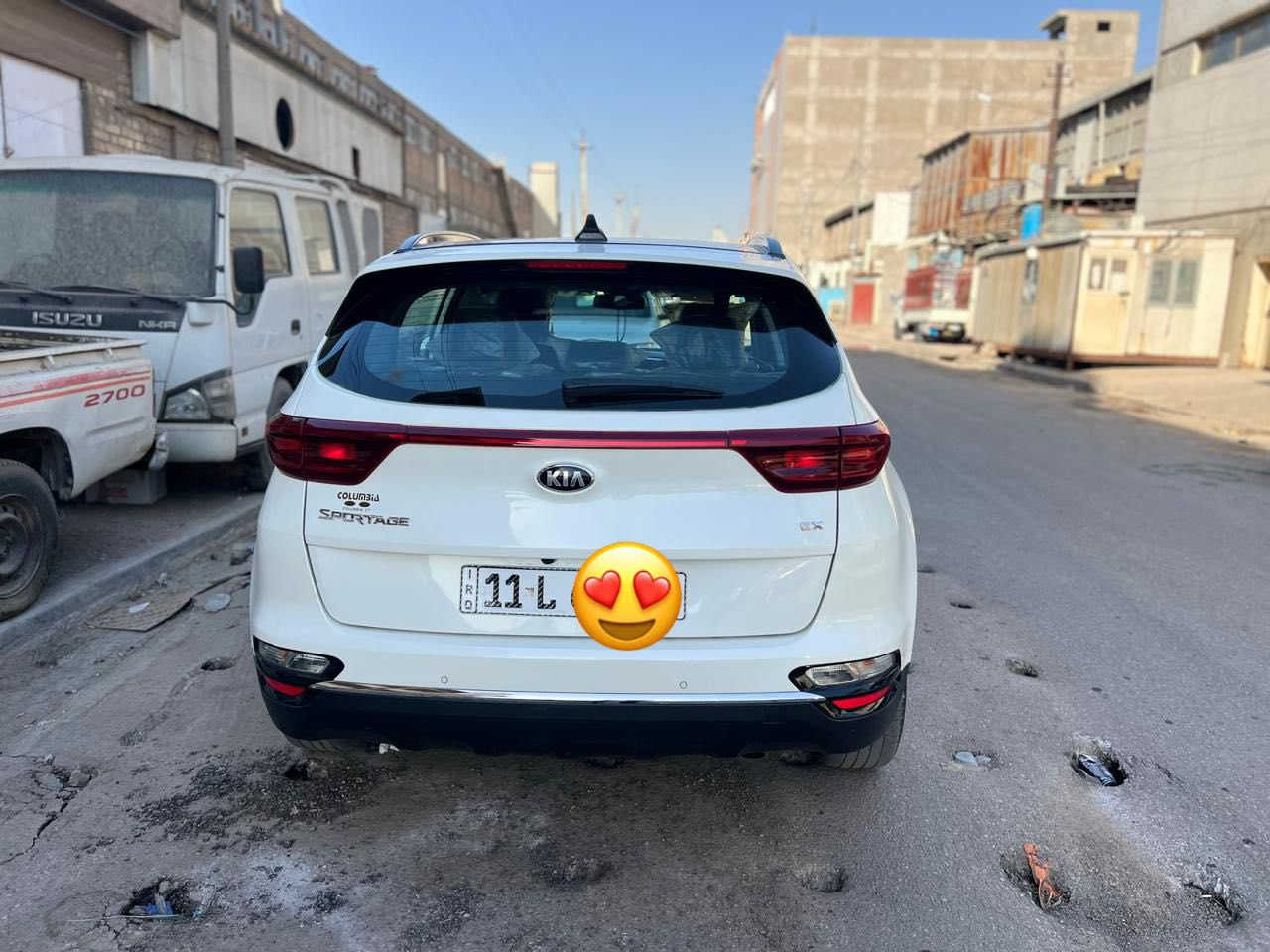 السلام عليكم 
من رخصة أدمن المحترم 
كيه سبورتج موديل ٢٠٢٢
سياره وارد أمريكي 
مواصفات واحد على واحد 
اعلى فئه بل سبورتج
لون ابيض 
حادث سياره جاملغ وبنيد فقط
بدون اي دواخل سياره ماشيه ٣٥
محرك ٢٤٠٠ GDl 
سياره جاهزه متصرف عليه ولا ربع
سعر سياره ١٨٨ وبيه مجال 
رقم سياره بغداد انكليزي حره
العنوان بغداد جديده 
رقم الهاتف 
***********
***********
