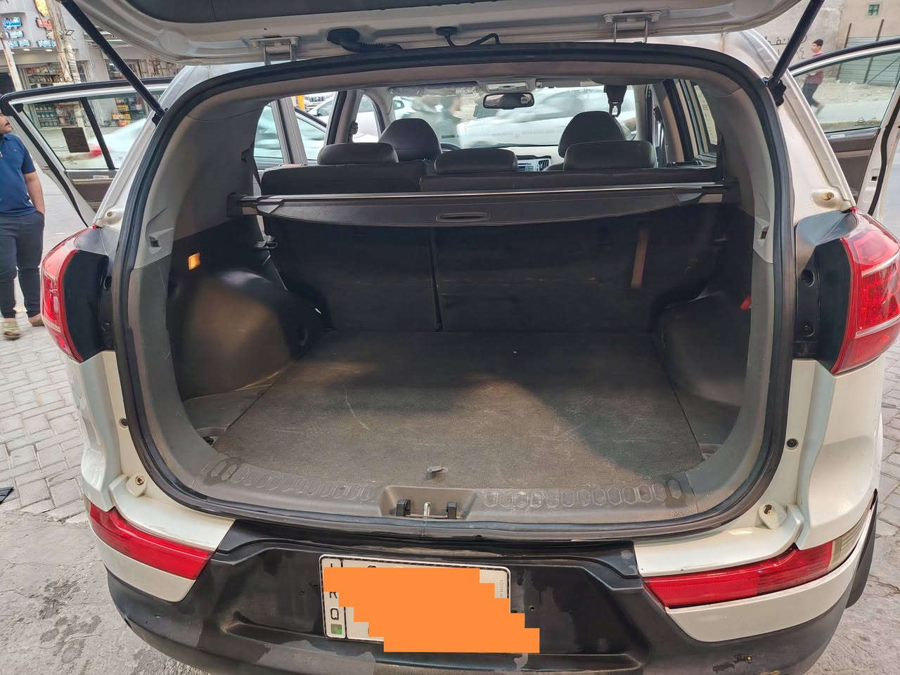 للبيع سبورتج  خليجي لون ابيض  
مكفولة كفالة عامة ماعدى شخوط بسيطة موضحة بالصور 
فول مواصفات 
بصمة وبانوراما 
تخم تايرات جدد 
رقم بغداد الجديد 
سنوية وهزة جديدة 
ماشيها 165 قابل للزيادة
مكانها بغداد الدورة
باسمي تحويل ثاني يوم 
 للاستفسار اكثر 
اتصل على الرقم او  واتساب 
‭***********
