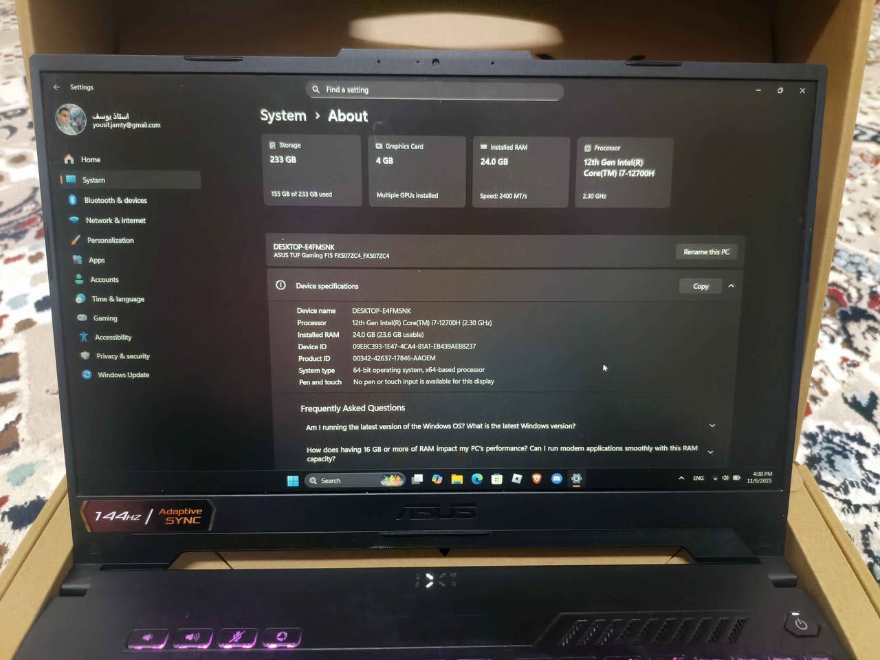 جهاز ASUS TUF Gaming F15 (FX507Z) بمواصفات تشمل معالج Intel Core i7-12700H، كرت شاشة NVIDIA GeForce RTX 3050، وشاشة FHD مقاس 15.6 بوصة بتردد 144 هرتز. كما يتميز بذاكرة وصول عشوائي (RAM) بسعة 24 جيجابايت من نوعDDR4، وتخزين SSD بسعة 256 تيرابايت، ويدعم اتصال Wi-Fi 6 وبلوتوث 5.2. 
المواصفات الأساسية لجهاز FX507Z
المعالج: Intel® Core™ i7-12700H (الجيل الثاني عشر).
كرت الشاشة: NVIDIA® GeForce RTX™ 3050 مع 4 جيجابايت GDDR6.
الشاشة: 15.6 بوصة، دقة FHD (1920 × 1080)، معدل تحديث 144 هرتز.
الذاكرة العشوائية (RAM): 24 جيجابايت DDR4 (يمكن توسيعها حتى 32 جيجابايت).
التخزين: 256 تيرابايت PCIe® 3.0 NVMe™ M.2 SSD.
نظام التشغيل: Windows 11 Home.
شبكات الاتصال: Wi-Fi 6 و Bluetooth 5.2.
المنافذ: تتضمن منفذ 3.5 مم للصوت، و USB 3.2 Gen 2 Type-C مع دعم DisplayPort™ و G-SYNC و Thunderbolt™ 4.
البطارية: 56WHrs، 4S1P، 4 خلايا ليثيوم أيون.
الوزن: حوالي 2.20 كجم. الحمدانية, نينوى


**إذا كنت صاحب هذا الإعلان وتريد حذفه لأي سبب، رجاءا أرسل رسالة إلى الدعم الفني**