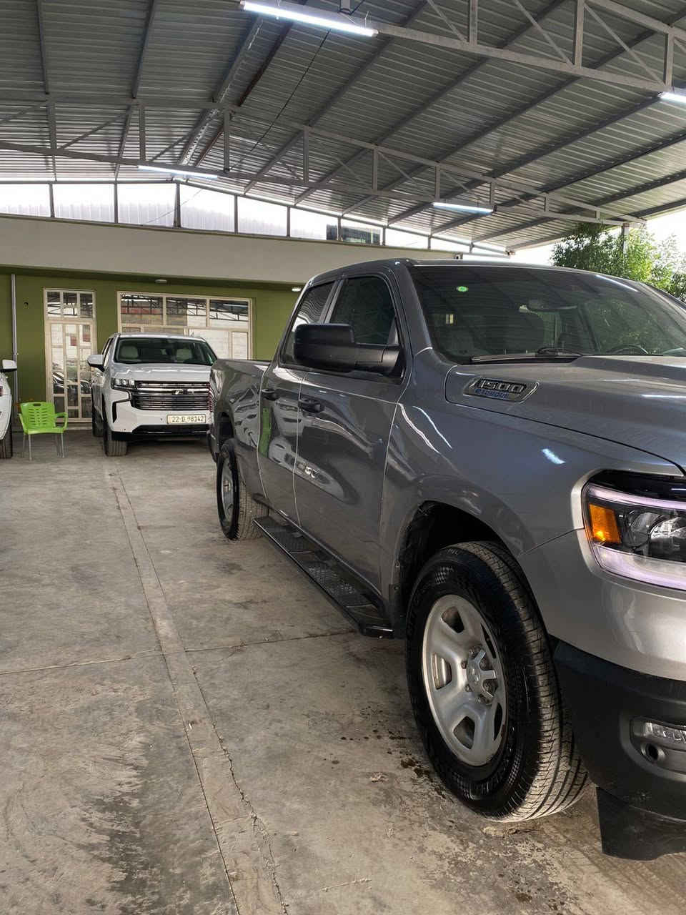 السلام عليكم دوج رام لون سلفر  موديل 23  باب قصير محرك 6سلندر سياره كامله ومرقم ديالى بسمي بدون ايرباك وشواصي والحادث موضح السعر 240 وبيها مجال للاستفسار ***********
