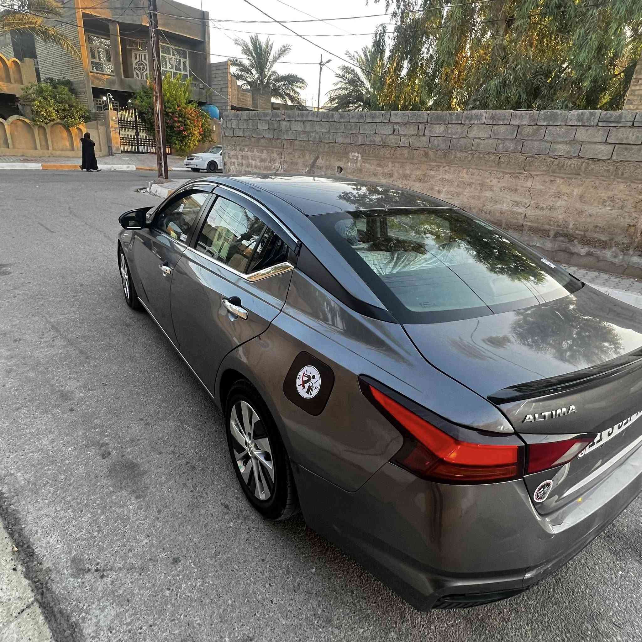 🚗 السلام عليكم …للبيع نيسان ألتيما. موديل2022 فئة S
للبيع نقداً فقط بدون مراوس وبدون اقساط ..وارد أمريكي / رقم بغداد   بأسمي شرط التحويل  رقم الدولي الجديد هزه وفحص وسنويه وارقام كله جديد … ماشيه 39 الف
محرك مكفول مسوي ادامه كامله حتى الزيت جديد🔧 برغي ممفتوح بي / كير مكفول ونفس الحاله مبدل دهن اصلي وكاله
صدر مكفول تبريد الا ثلج شرط  
 حادث السياره خلفي بالجنطه والچامرلغات الخلفيه    بدون ارباك … والباقي كفاله من الصبغ والتبديل 
  سونار بيها  جديد اني مسوي صفاح موس مكفوله كفاله عامه    
مواصفات السيارة S معروفه شاشه وسطيه  وكاميرا خلفيه. 
 رادار امامي وتوقف ذاتي كروس سرعه تفاعلي بصمة صندوگ بصمة بيبان وتشغيل بصمه  وتشغيل عن بعد محرك 2.5 لتر / 4 سلندر اقتصادي وقوي تنفس طبيعي 
بلوتوث و USB  
سستم كامل سبورت رياضي 
نظام سبورت 
نظام أمان حديث (ABS / Airbags)
تصميم أنيق ورياضي بلون رصاصي غير محدد(فيراني)      
سيارة كاملة تجي تفحص وتشوف بعينك كعدتها حلوه تخبل وبدون نقص ولا مصرف   سعر128 وبيها مجال للشراي وبالعافيه ع الياخذها ومناسبه جداً جوه السوگ واحله من الصور الله شاهد  .. 
مكان السياره ديالى بعقوبه  التحرير
***********
