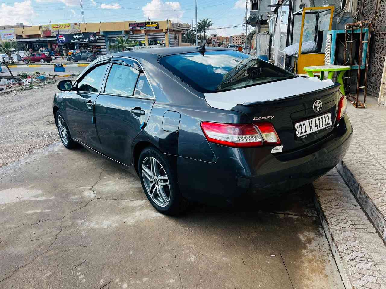 سلام عليكم 
كامري 2011 للبيع 
سوناره موجود بل صور 
السعر 100 وبيه مجال
مكانه بغداد
***********
