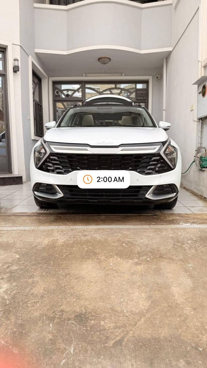 السلام عليكم
سبورتج ٢٠٢٣ خليجي رقم بغداد الانكليزي الجديد بأسمي 
السيارة ماشية ٢٧ فقط بعدها بتايرات الشركة 
فول مواصفات 
مكفولة من ضربة وصبغ وبارد حتى الدعاميات مكفولة 
بيها فقط شخط غير نافذ بسيط جداً بالباب الامامي جهة الراكب
وبيها اثر حالوب بالبنيد بسيط جداً 
مواصفات السيارة
محرك ٢٠٠٠ دوش
بصمة تشغيل وابواب
تشغيل عن بعد
بانوراما
مري شفط + اشاير بالمري 
لد امامي خلفي حتى بالشباك الامامي
حساسات امامي خلفي
كل البلاستك الي بيها بيانو بلاك 
كشنات + ستيرن تدفئة
كشنات كهرباء
مانع انزلاق + مانع انحدار 
Auto hold
هاند بريك دگمة
مود درايف
شحن لاسلكي
مرايا وسطية تعتيم ذاتي
حساس امطار
كاميرا دوارة
لايتات وكشافات زينون 
كاميرا دوارة
شاشة ابل كار بلي 
وباقي المواصفات المعروفة
مكان السيارة المنصور

0787 846 8072
السعر ٢٢٣ وبيها مجال
