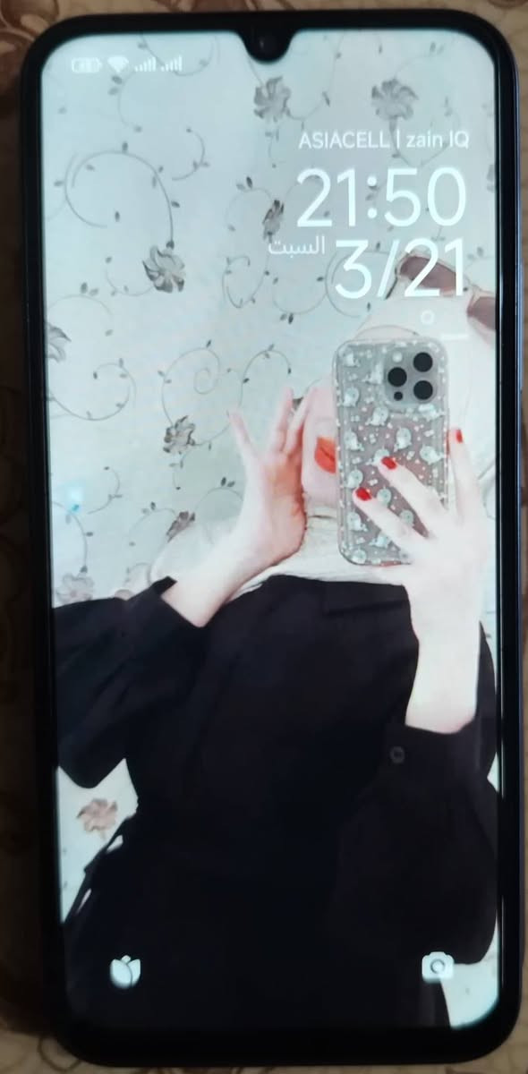 السلام عليكم عندي جهاز بوكو سي85 ذاكره 256 للبيع نصيف مكفول وشراي يراسلني على رقم ***********
