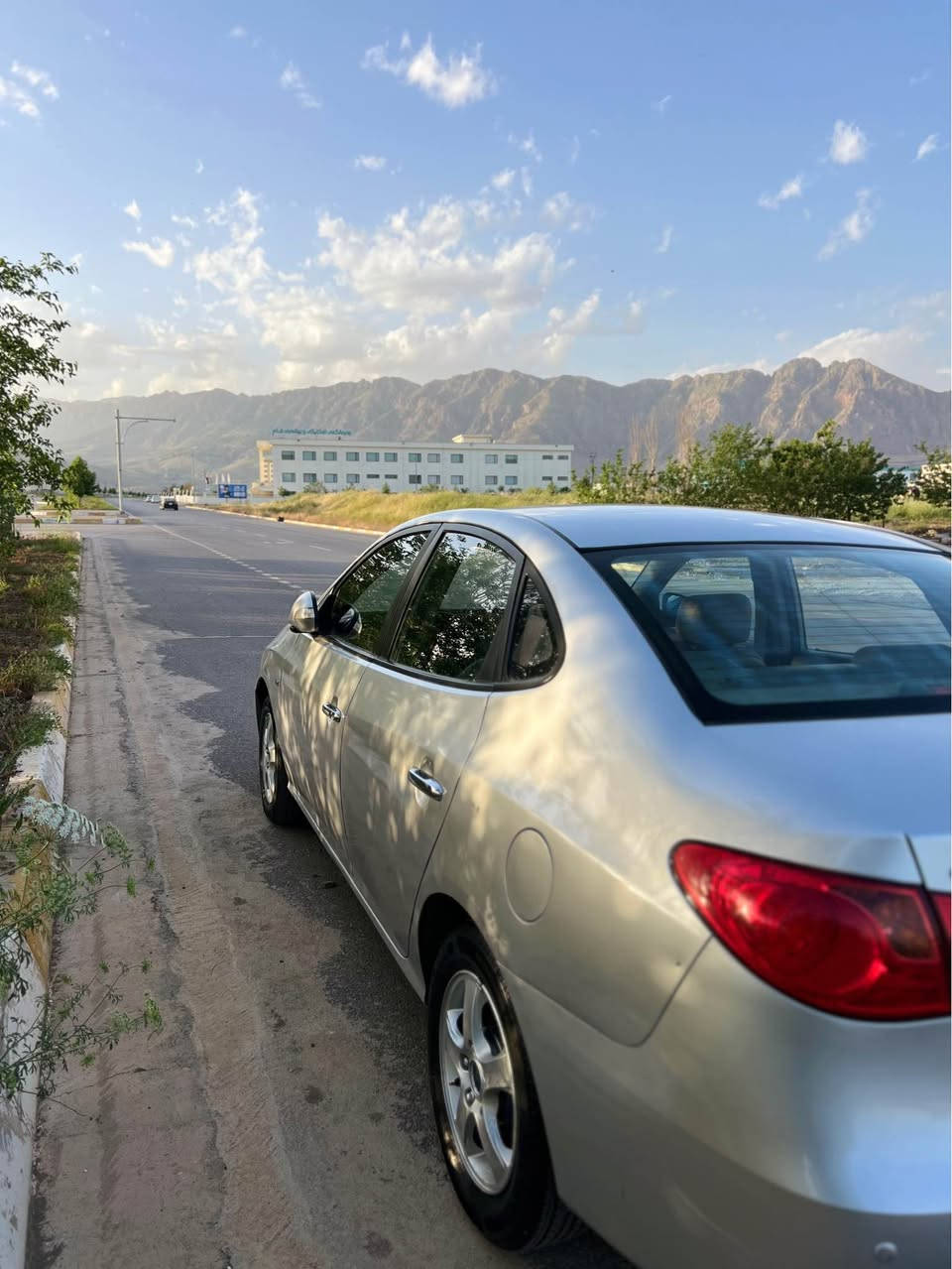 avanate 2010 بڕەاوە
گێچ وەنەوشە
ئاوێنە ئیشاڕەت
ئیکۆ
لایت ڕەش
بەگلایت لێزەری 
بیلاد بلوتوز 
121km
کوشن جڵد کوشن هیتەر
سەیارە کە فول فولە بەس سڵایت نیە
٤تەیاوە ویلێ لۆکی لە ژێرە 
سەیارە کە دینار مەسروفی نیە
١کەفەری گۆراوە
سەقفی بەشەرت
***********وةتس ئاپى لةسةرة
*********** ڤايبةر رانية, السليمانية
