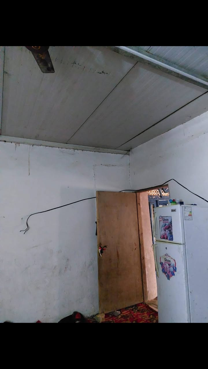 بيت للبيع مساحه 100 متر مربع زراعي بشارع دينار السعر 20 مليون بي مجال للاستفسار ***********
