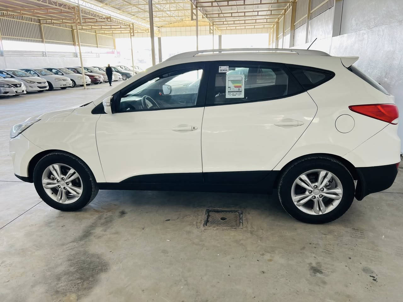 توكسون موديل 2011 كير توماتيك خليجي  رقم و سنه ويه جديد لي2026 سياره مصبوغة عام تاكية علا صفحة نفر  كدام و ورا كبس بدون دواخل بشرط  حتا ايرباگ هم بشرط تايات جديد كير ومحرك بشرط
جاهزه عنوان دهوك بردرش معرض الاصدقاء سعر 107$$ورقة و مجال قليل رقم موبايل ***********
