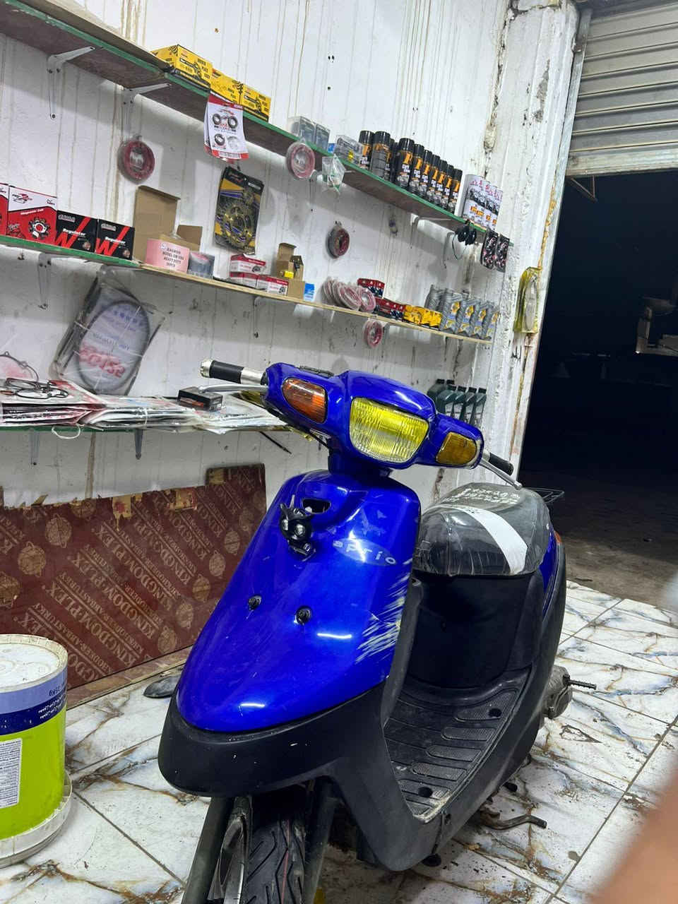 للبيع سوق الشيوخ 
ويل رياضي نجمه ياماها مال حاويه
زوج تاير جديد قبل يومين شادهن 
كلجات ياماها جديد 
كهربائيات شغاله سلف
مكينه ناعمه
250 وبيه مجال حك جيه 
***********واتساب
