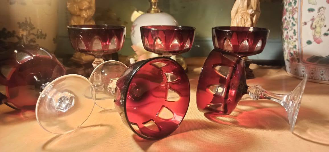 crystal ruby french Glasses ☝️😎
اكيد معروف ومش محتاج كلام كتير 😁
طقم كاسات بلون ياقوتي 
صناعه فرنسيه 🇫🇷
زيرو بدون اي ملاحظات 👌
مختوم بورسعيد, مصر


**إذا كنت صاحب هذا الإعلان وتريد حذفه لأي سبب، رجاءا أرسل رسالة إلى الدعم الفني**