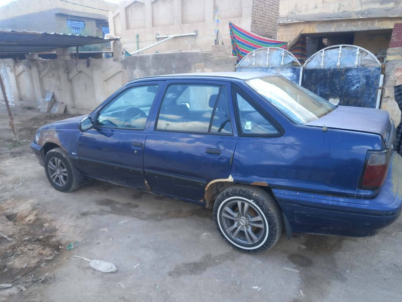 للبيع لمز  موديل  ٩٤  كير اوتو محرك  ا كهربائيات شغاله  مشروع وطني  سعر ٢٢ وبيه مجال  ***********مكلف بل نشر
