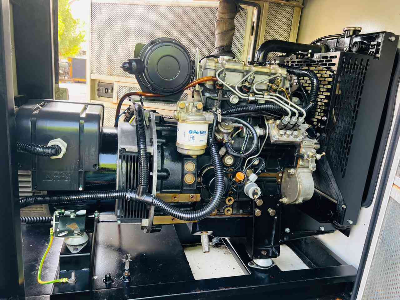 النوع بيركنز بزون إنكليزي الأصلي  🇬🇧
نوع التوليد لوري سومر فرنسي 🇫🇷
نوع الكاتم جبيلي 100‎%‎100
المحرك ورأس التوليد مشروط من الفتح والتبديل ثري فيز + نظام حمايه متكامل واطفاء وتشغيل ذاتي ( اوتو ) 
 للاستفسار 
***********
***********
