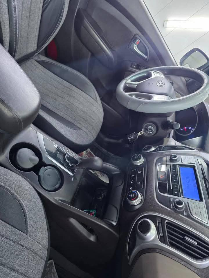 هيونداي توسان 2012 #
🔥🔺🔺🔥
السيارة بحالة الوكالة🙅
ماشية 44,968 كم حقيقي ع الفحص
مواصفات معروفة
گير و محرك ع وضع الشركة
حدادية بشرط لوك
تخم تاير اصلي
هزة جديدة ولوحات إنگليزي(الجديد) وسنوية ل 2030
مكان 🔺 بغداد
سعر 163 وبيها مجال 
***********
