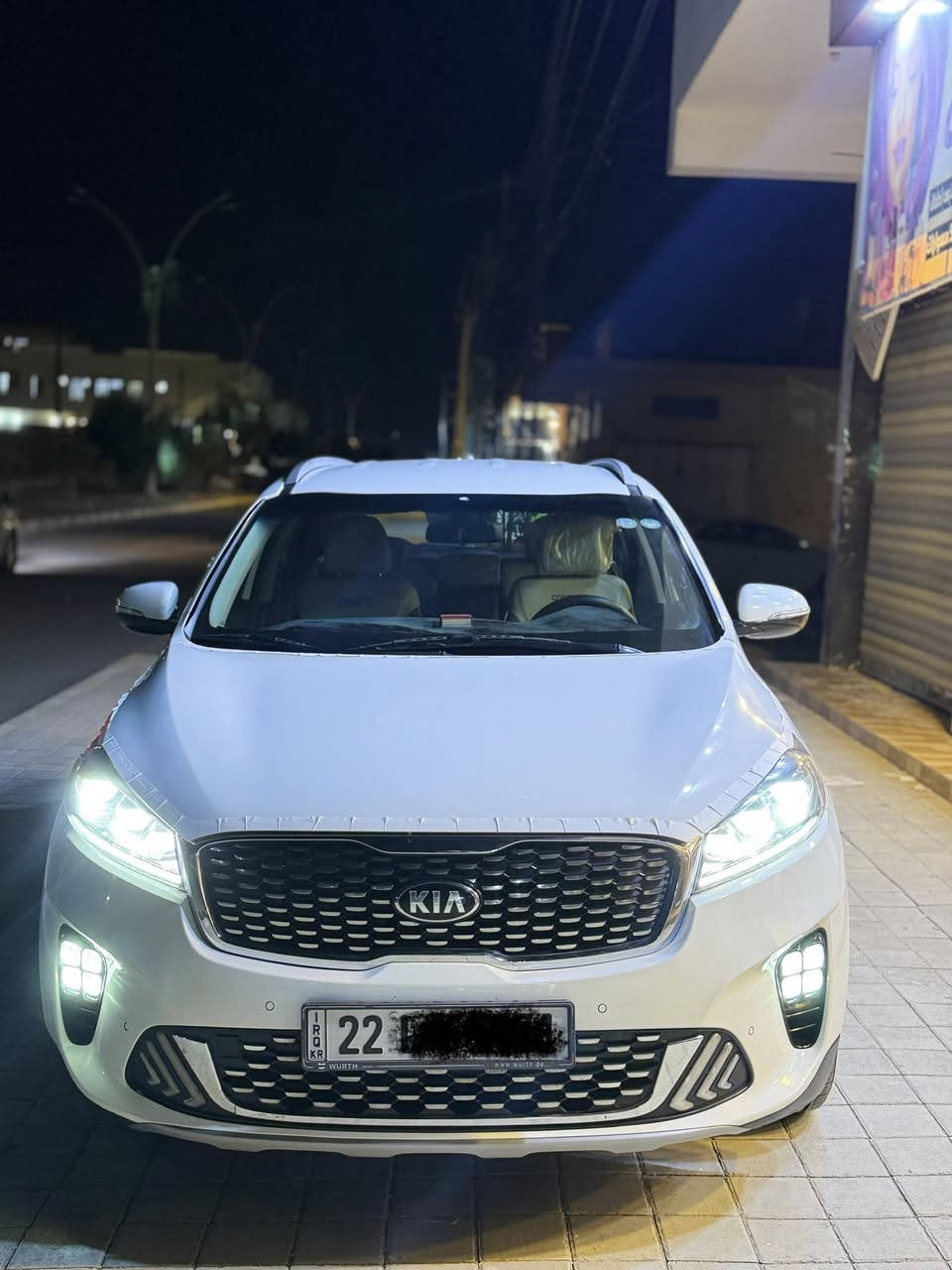 سورنتو 2020 ( اخت زيرو ) ماشيه52
السياره خليجيه فول 1/1 بعدهه بفابلون شركه 
 مواصفات  
مكفوله كفاله عامه  بعدهه عل وضع الشركه العده السبير الكتلوكات بعدهن 
حته رام جيبي اس  
مامفتوحات زيرو والمواصفات فول 1/1 
اعله فئه 
بصمه 
الباب الخلفي كهرباء
كشنات جلد اصلي لونين مطرز بقلاوه بلاد دبل كشن كهرباء  
محرك 6 سلندر 3500 
كير 8 نمر 
7 راكب  
3 قطع تبريد 
شاشه اصليه ام الجي بي اس 
اريل نفكيشن 
ويل 19 كروم 
كشنات تدفه تبريد 
فول تحكم استيرن 
مخارج اواكس يو اس بي 
شاحن واير ليس 
حساس امامي خلفي 
نضام اقتصاد 
بكلايت لد 
لايت ناصي عالي بلاوجتر زنون 
مكان السياره انبار ومادي 
السعر 260 وبيها مجال 
رقم اربيل  دولي بسمي سنويه وهزه جديده 
رقم ‭0781 701 0631
