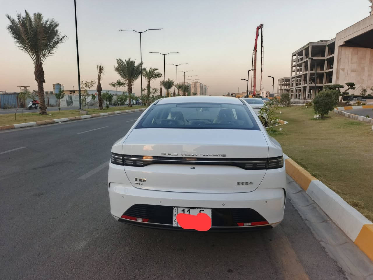 السلام عليكم بي واي دي دستروير 2025
بغداد بسمي مكفوله من الضربه والصبغ والبارد
مواصفاتها معروفه
داخل ابيض
شاشه قلابه
كير ماوس
فول تحكم ستيرن 
كامره دواره
لدات بكلايت ولايت لد
قطعتين تبريد 
غراضها كلها كامله
السياره فقط بيه ملاحظه وحده باب الخلفي فقط عايفها عله وضعها 
ماشيه 4. الف سياره 
بسمي رقم بغداد
سعرالبيع 19500 عراقي
 ***********
