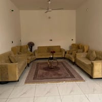 تخم كامل مع كوشات مكانه حي الجامعه شارع عشرين 07825048771