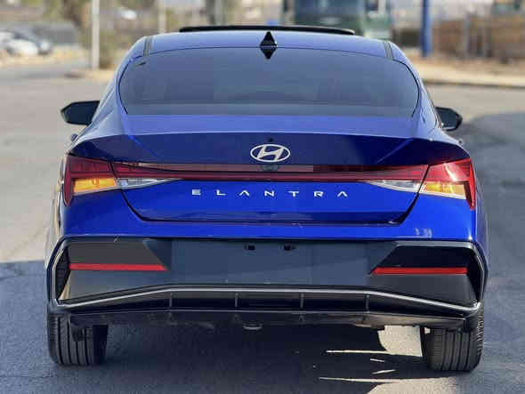 النترا موديل 2024 واردامريكي بدون ايرباك ماشية 9 الف محرك 2000 دوش الحادث موضح بل صور جاملغ خلفي وحافة الباب فقط الباقي كفالة عامة من الصبغ والغرق والتبديل مواصفات بصمة فتحة الشاشة متصلة دجتل سايد بريك بصمة رادار امامي وجانبي وخلفي شحن لاسلكي تحديد مسار قيادة ذاتية لايتات لد 🇯🇴السيارة حاليا في عمان المنطقة الحرة تريد مطروح عمان و تدخل حرة وترهم كتاب الشهداء شتريد ترهم للاستفسار  بغداد —***********
