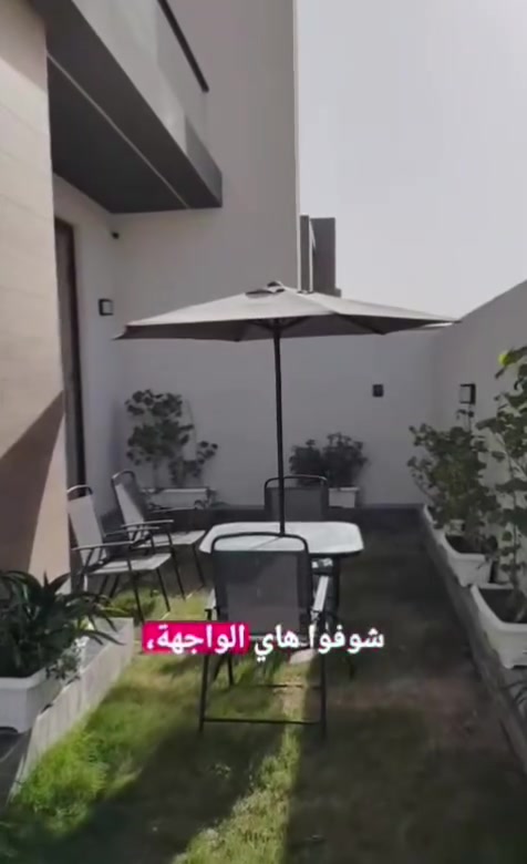 فرصة مميزة للسكن والاستثمار في مجمع فينيسيا السكني 🏡
دار للبيع بمساحة 200 م² في موقع استثنائي يجمع 3 ميزات في منزل واحد: ✅ مقابل الحديقة ✅ ركن ✅ بداية المجمع
يضم المنزل:
3 غرف نوم
غرفتا ماستر
صالة واسعة
استقبال أنيق
مطبخ حار وبارد
لا تفوّت هذه الفرصة لامتلاك منزل بموقع مميز وسعر مناسب.
📞 للاستفسار والاتصال: *********** 📱 يتوفر واتساب.
