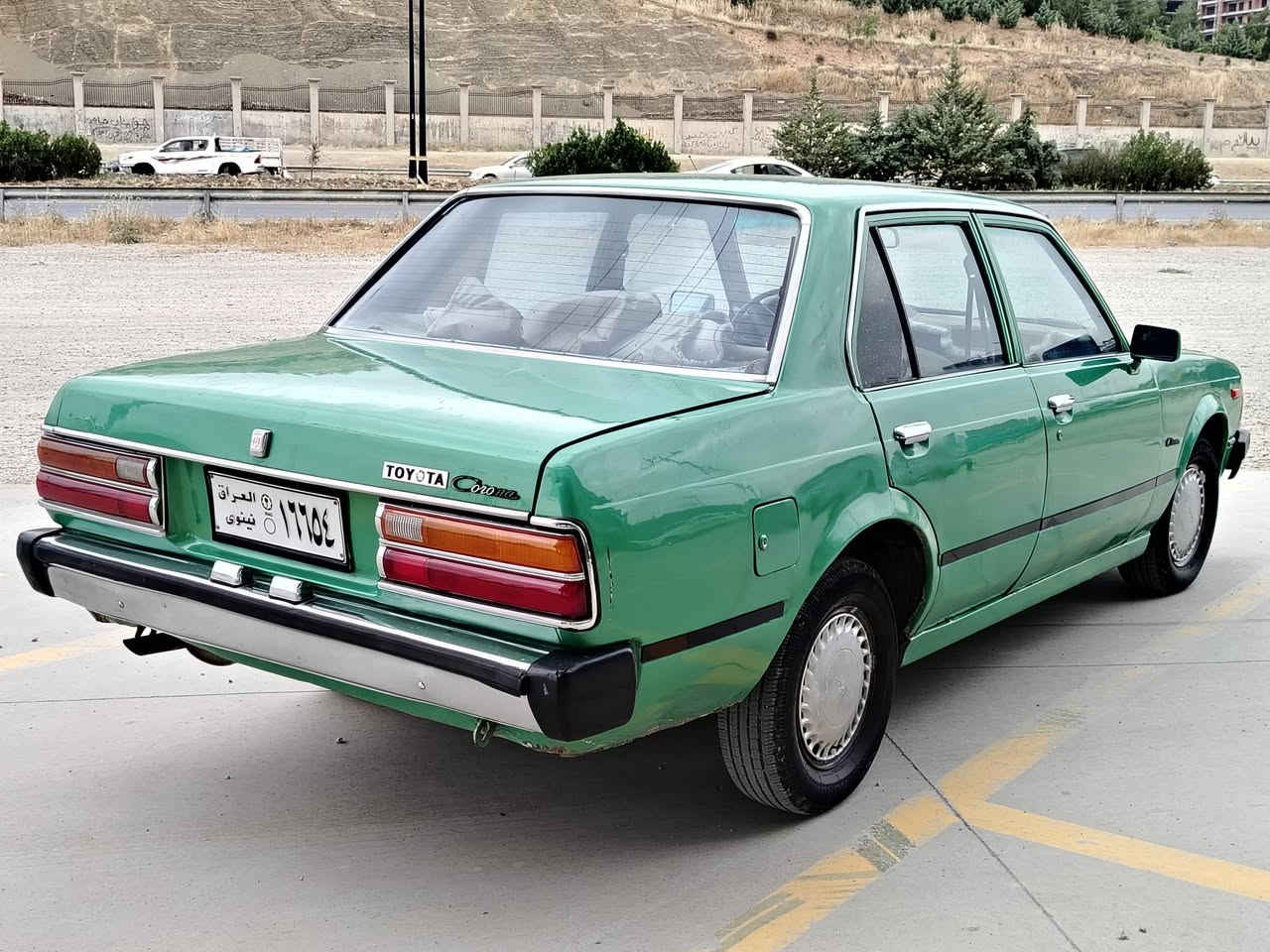 Toyota crona 1980
Nmwna la jwani
Kaml sayaraka be3ayba

Ba naw nakre. Sanaweshi Kall botawa

Sayaraka jaiza
Gerw makina zor mazbwta

LA slemanim

 ((  *********** ))
