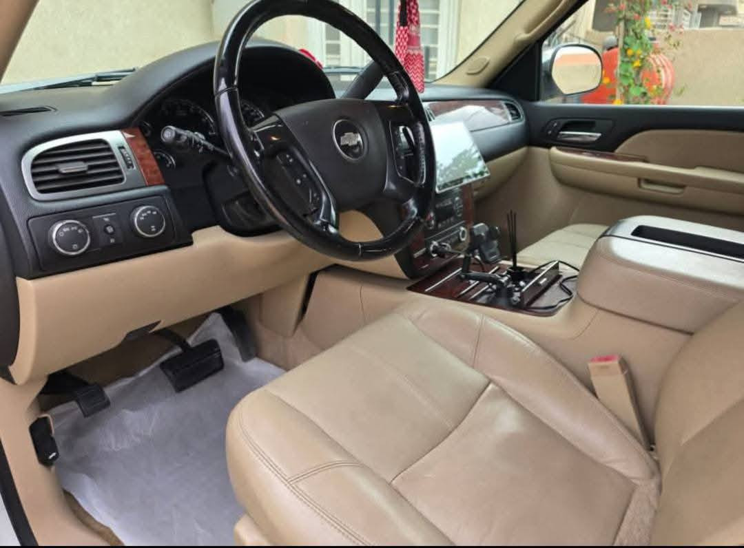 السلام عليكم
تاهو 2008 ادوات

LTZفول مواصفات

مكفوله من الكص ومن السرقه 

مكفوله كير ومكينه واكسل 

المواصفات 

كشنات جلد 

كشنات كهربائي 

فتحه بالقماره (بنرامه)

شاشه بالدشبول شاشه بالقمارة 

باب خلفي كهربائي كامره خلفيه 

كشنات تدفئه ويل كب مري شفط 

تبريد ثلج تايرات جديده 

السعر الخاص قليل الاتصال على هذا الرقم ***********
