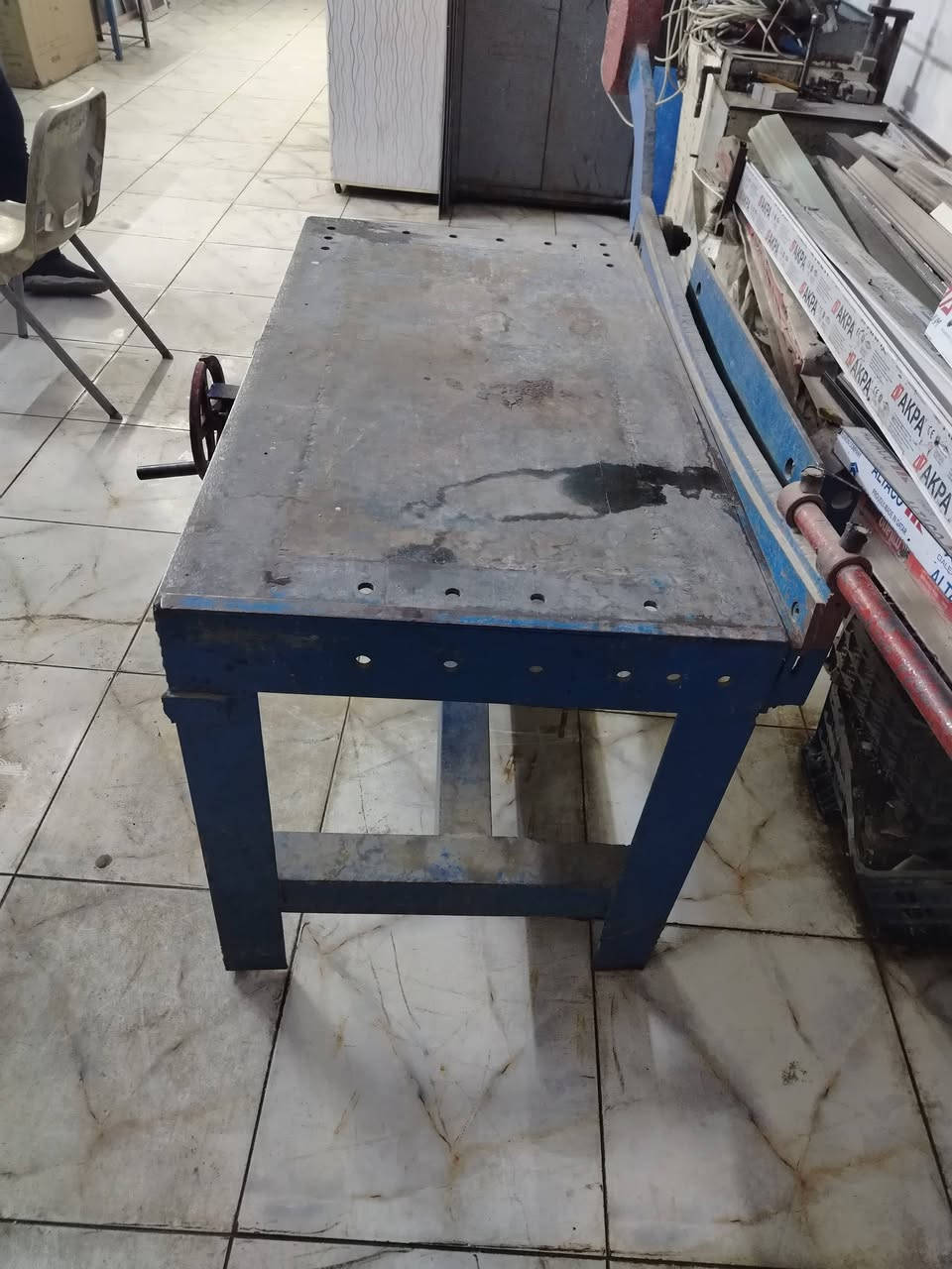 السلام عليكم للبيع طبر ثكيل درجة اولة كصتة حلوة مكانة بغداد لأمين الثانية السعر 500 وبي مجال ***********
