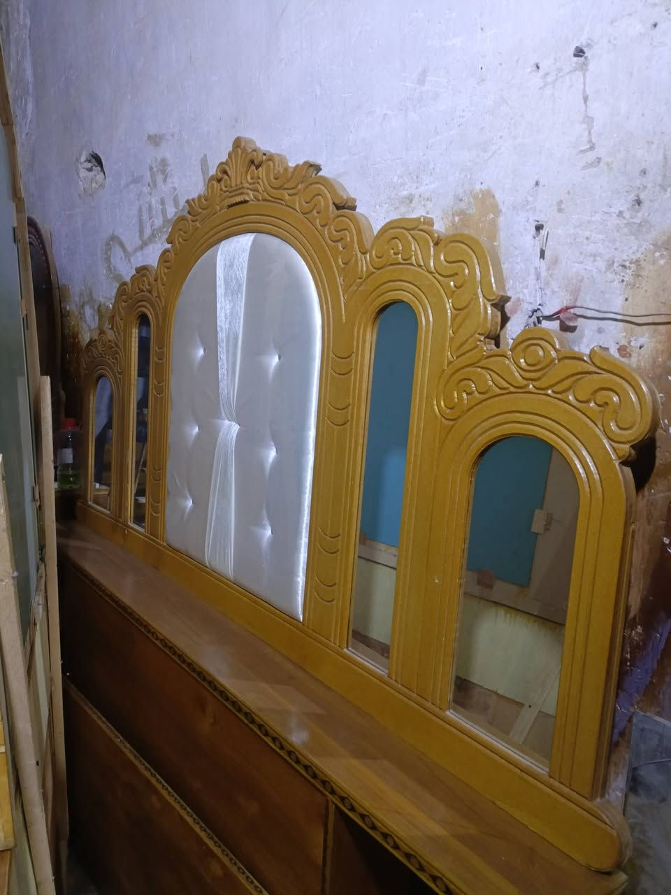 سلام عليكم غرفه ستعمال قليل
السعر 750 اكو توصيل داخل بغداد ***********
