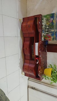 ديوان عشر مقاعد مع كوشات عدد 6كلش نظيف مثل ماموضح بتصوير مع ميز بلازما...